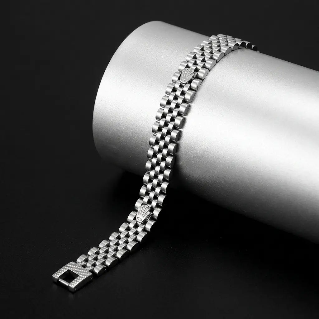 Jubilee Emblem Series | Iconic Multi-Link Bracelet with Regal Hardware Accents